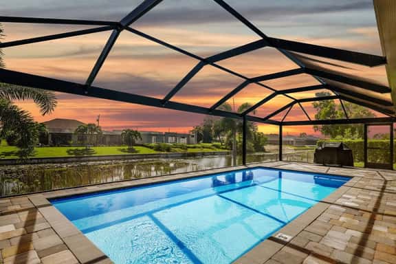 Sous le Soleil- Canal, Heated Pool & Beach Gear! - Image 1
