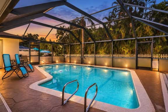 Coral Cabana | Heated Pool | Fenced Yard | Bikes - Image 1