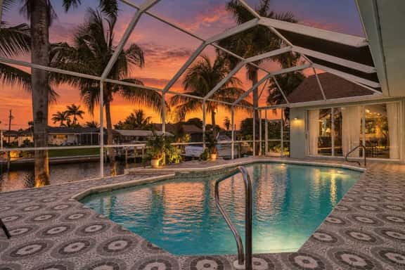 Mango Hideaway | Canal, Heated Pool & Beach Gear - Image 1