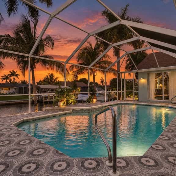 Mango Hideaway | Canal, Heated Pool & Beach Gear - Image 1