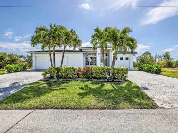 Affordable Luxury - Pool, Hot Tub, Bikes & Kayaks