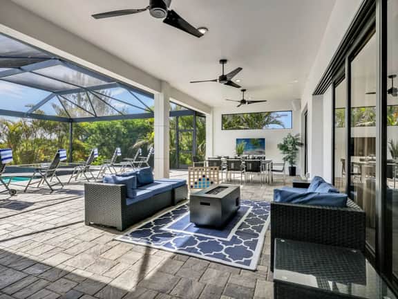 Affordable Luxury - Pool, Hot Tub, Bikes & Kayaks