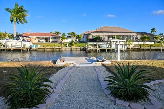 Dockside Getaway - Gulf Access & Putting Green