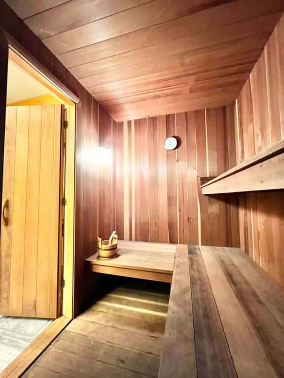 Mountain Oasis - Hot Tub, Sauna, Fire Pit, & MORE!