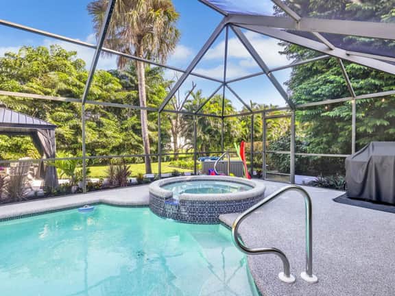 Villa Bonita - Pool, Hot Tub, Fire Pit