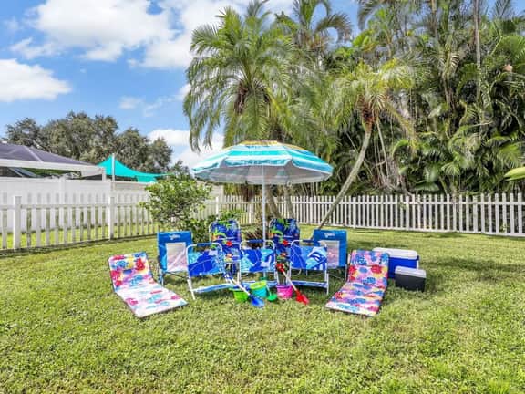 Coral Cabana | Heated Pool | Fenced Yard | Bikes - Image 3