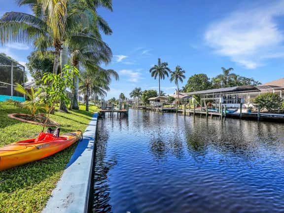 Mango Hideaway | Canal, Heated Pool & Beach Gear - Image 2