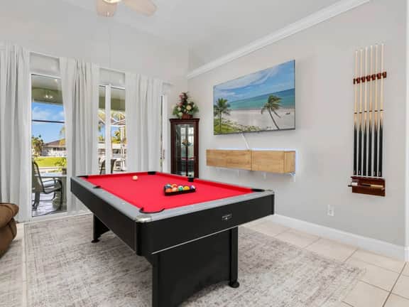 Mango Hideaway | Canal, Heated Pool & Beach Gear - Image 3