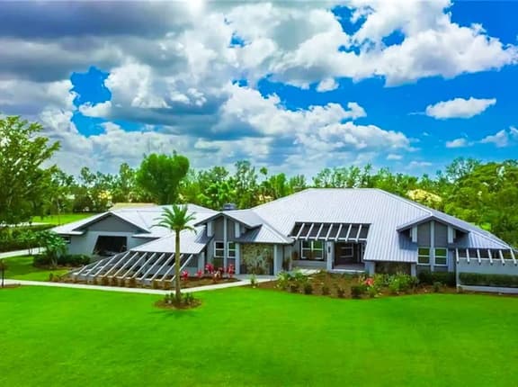 Luxury Gulf Getaway - Pool, Game Room, Gym